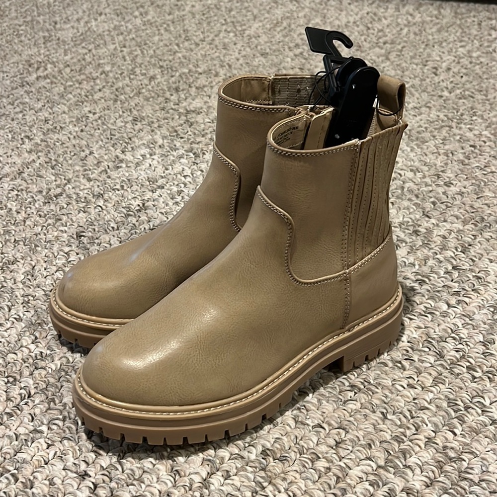 Tan memory foam boots/booties